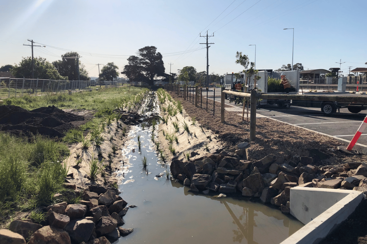 Plantings by the Nar Nar Goon Rail project